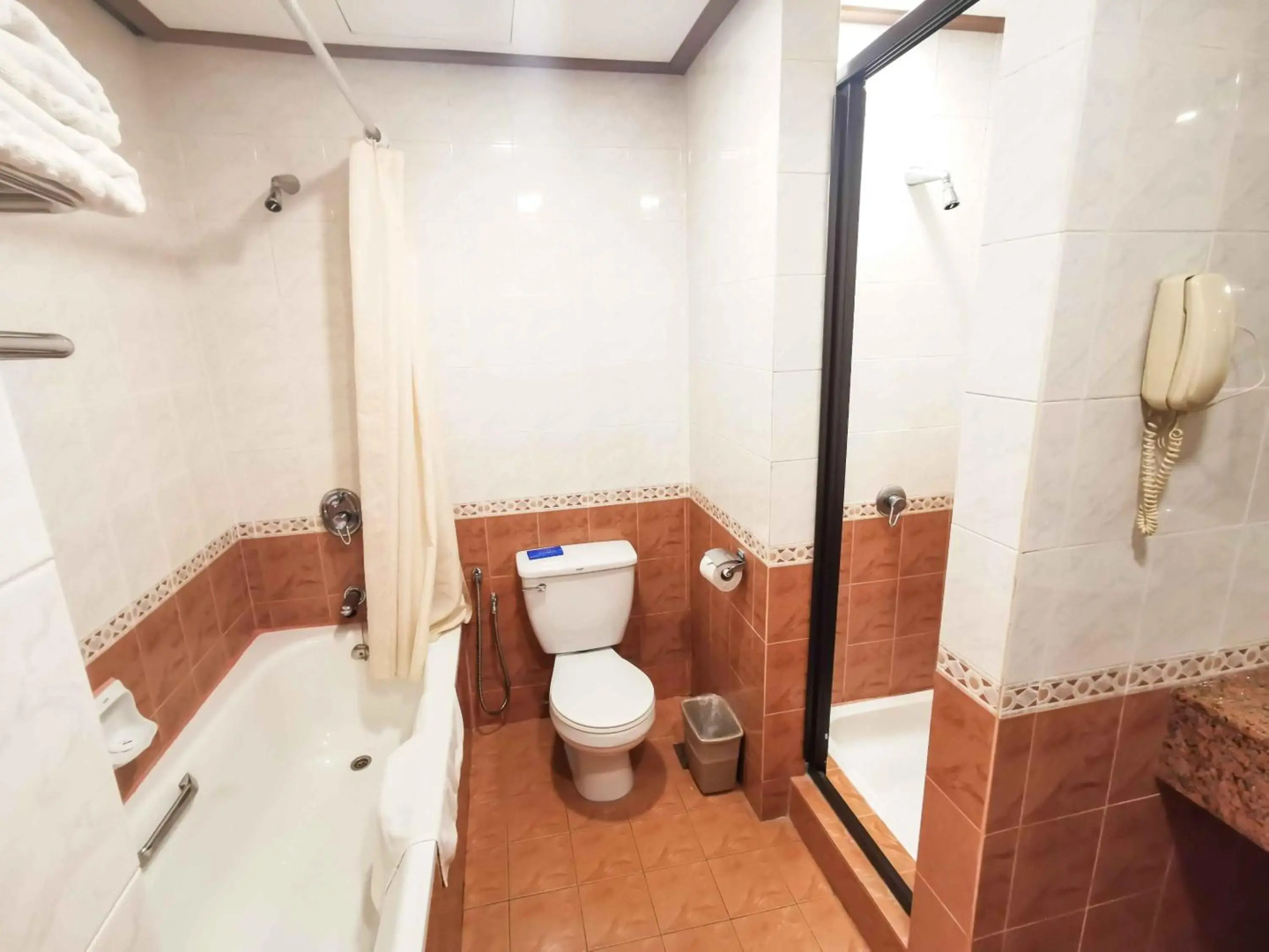 Crystal Crown Hotel Harbour View