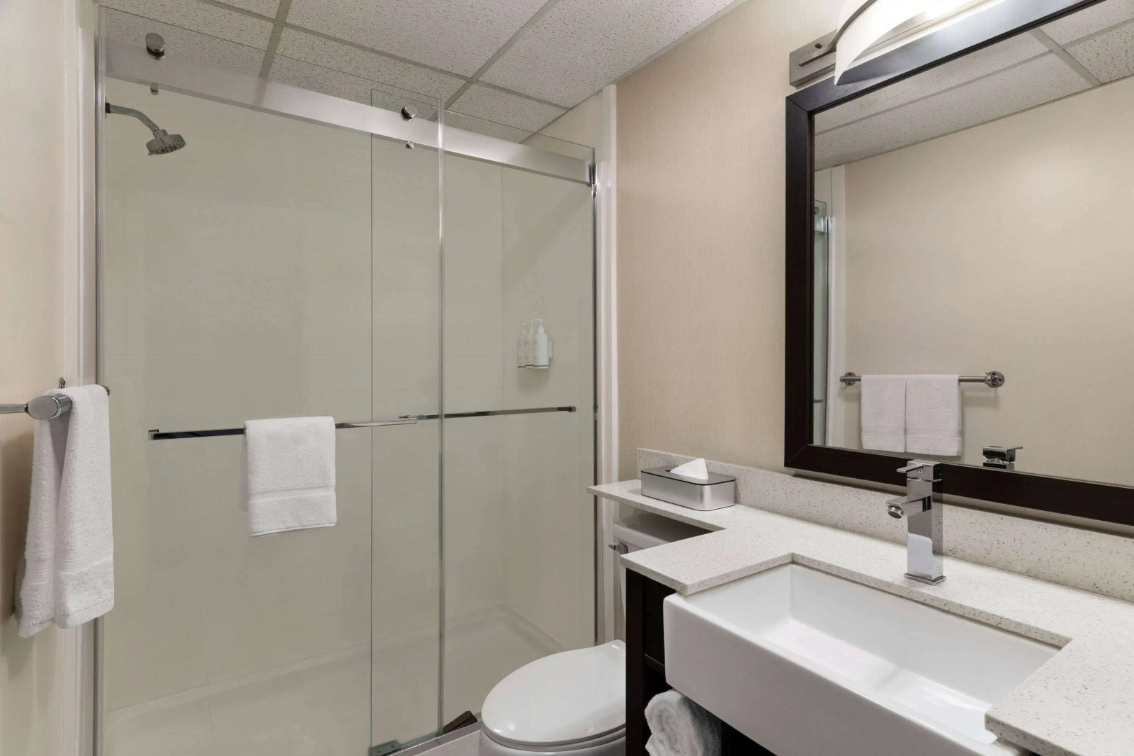 Days Inn & Suites by Wyndham Lancaster Amish Country