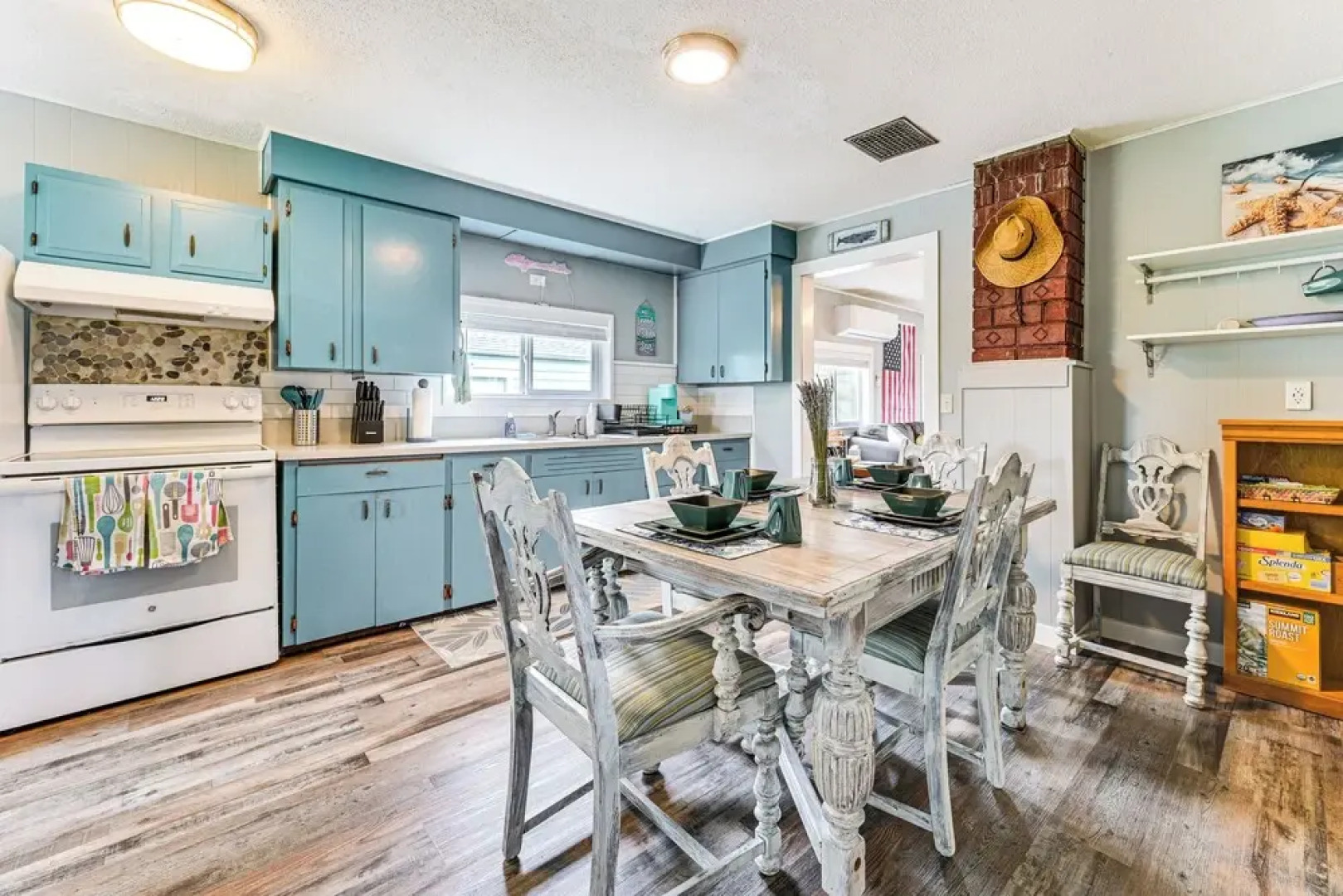 Walk to Beach: Charming Home - 3 Mi to Seabrook