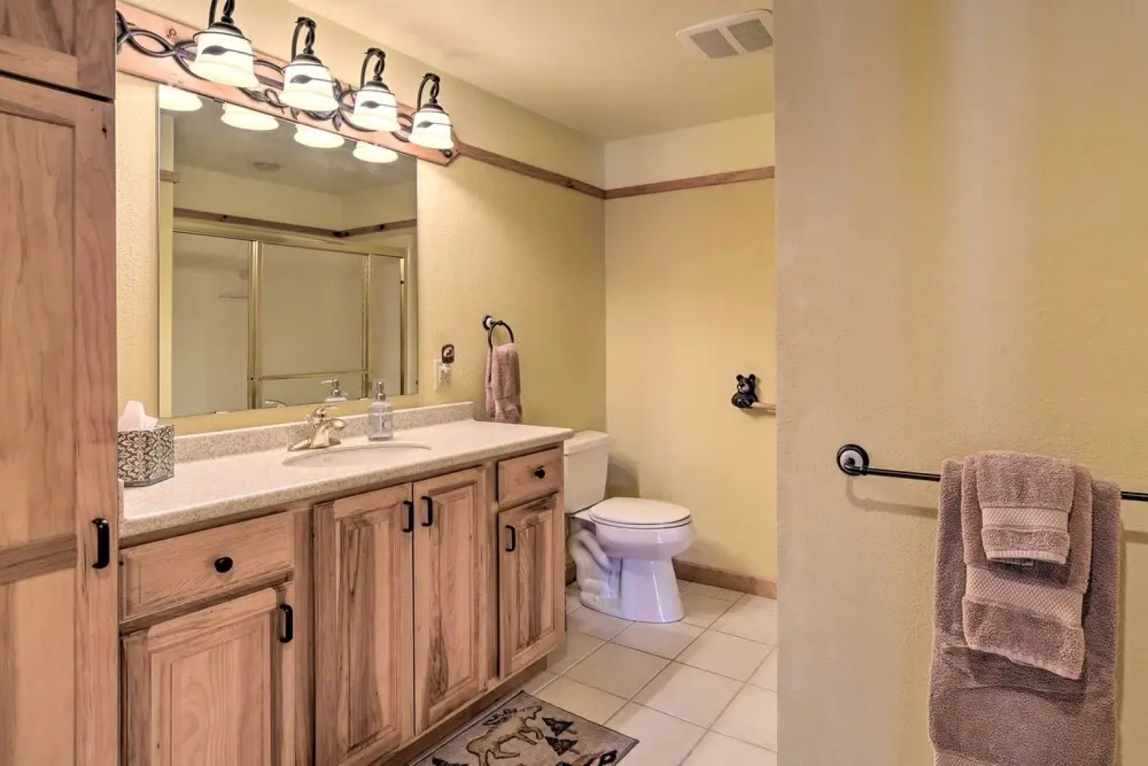 Spacious House w/ Boat Dock on Red Cedar Lake