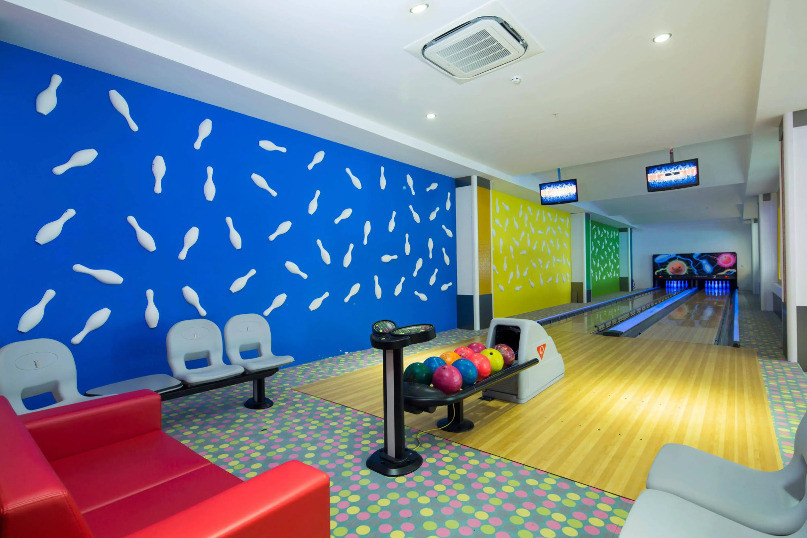 Crystal Waterworld Aqua Collection