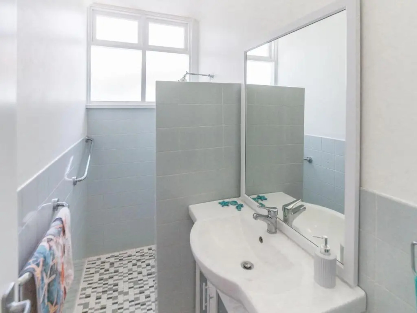 King of North Bay - 103 Gold Coast Drive