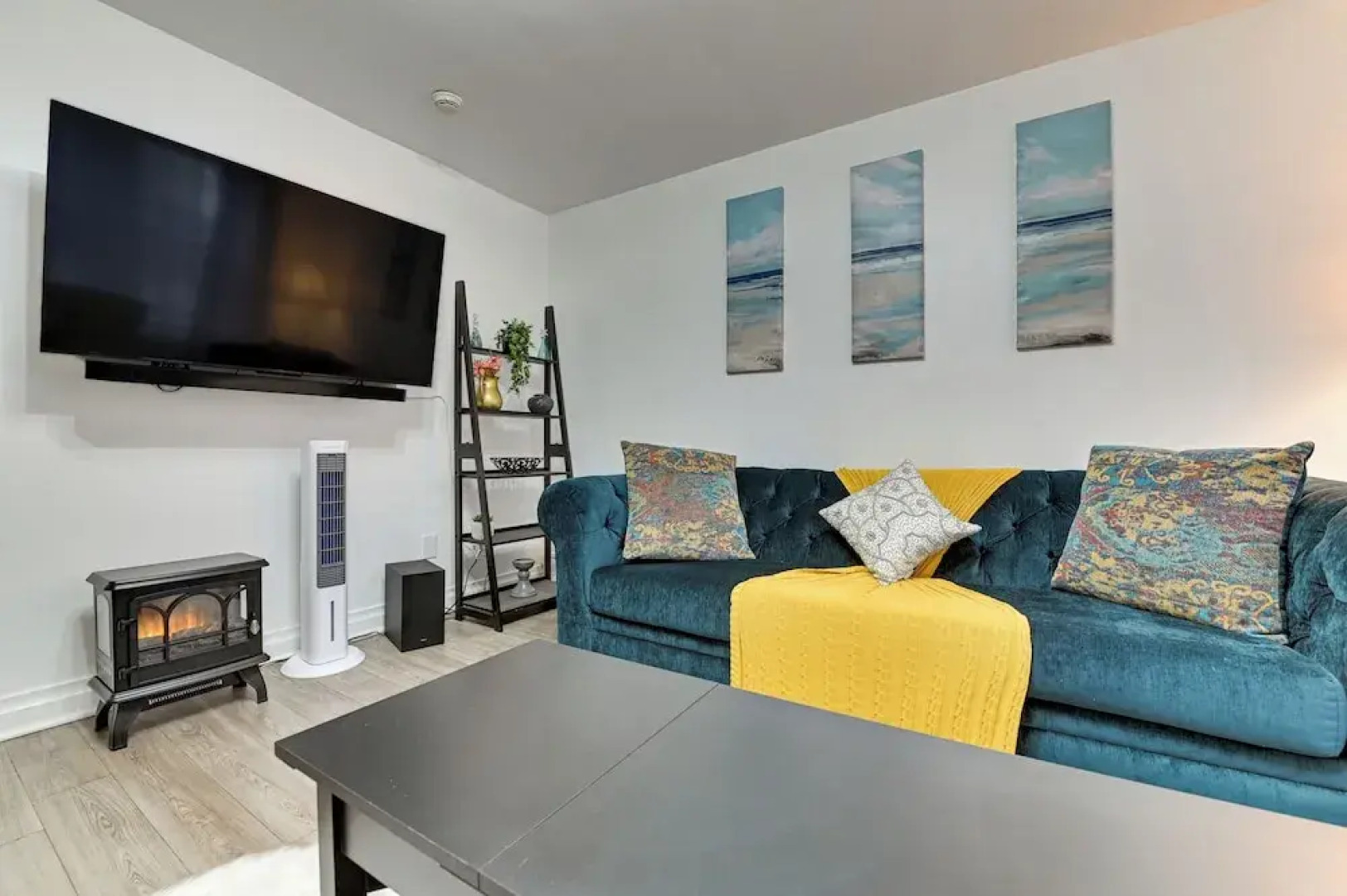 Walk to Downtown Albany: Ten Broeck Triangle Apt!