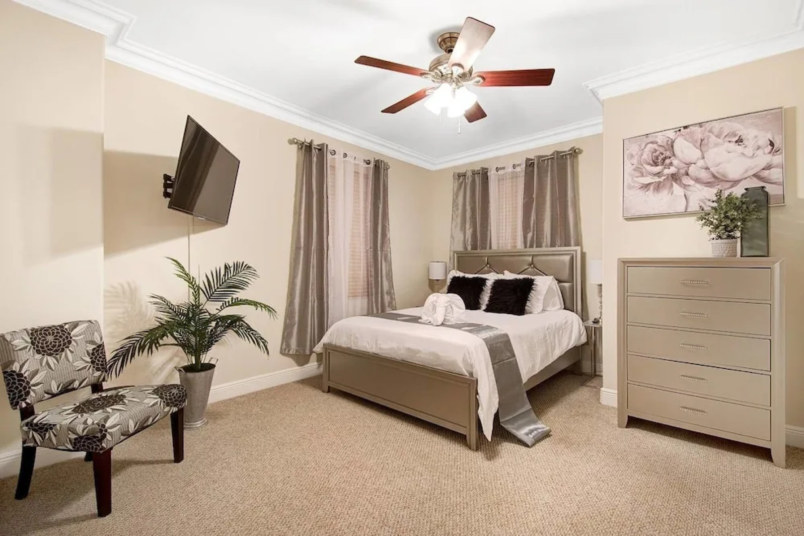 Walk to Beach Spacious Estate with Hot Tub & Game Room