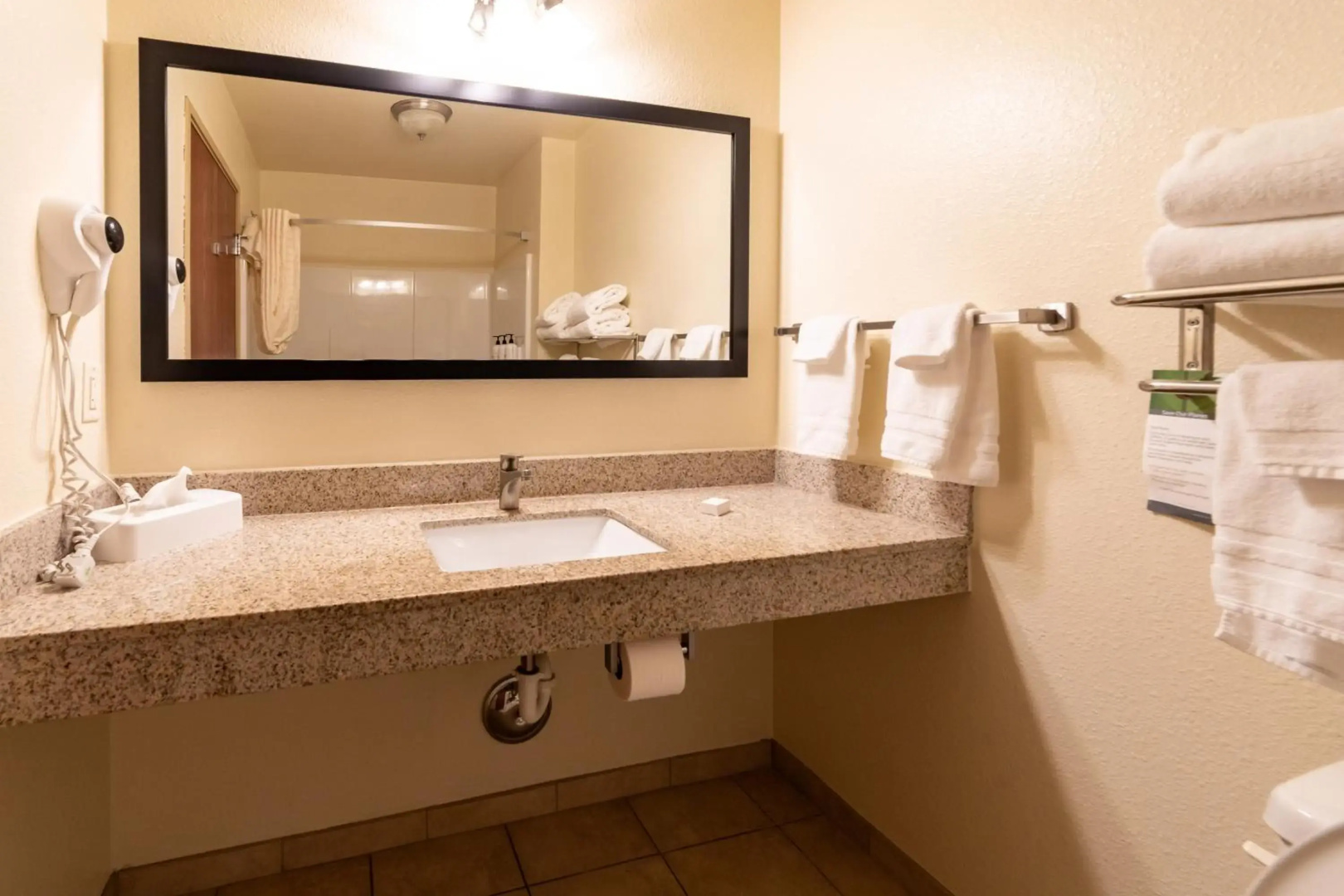 Cobblestone Inn & Suites - Eaton