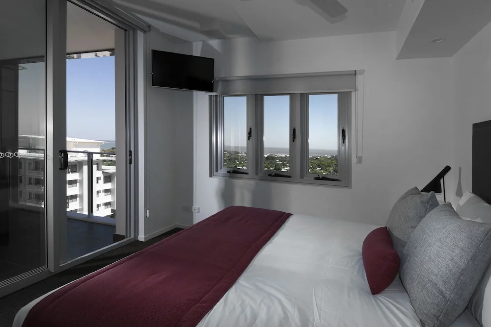 H 105 Mitchell Hotel and Apartments