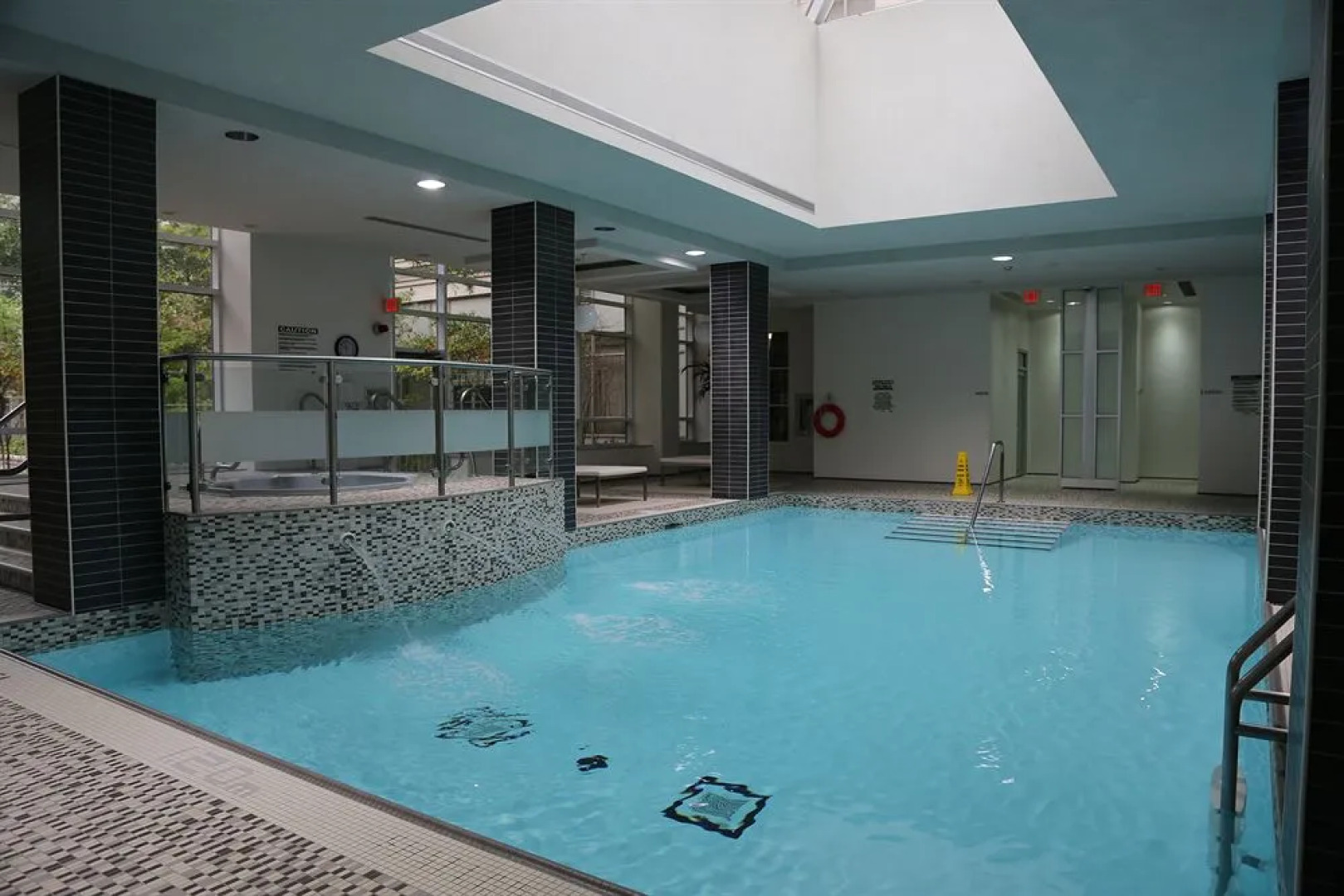 Sarkar Suites - 330 Burnhamthorpe Road