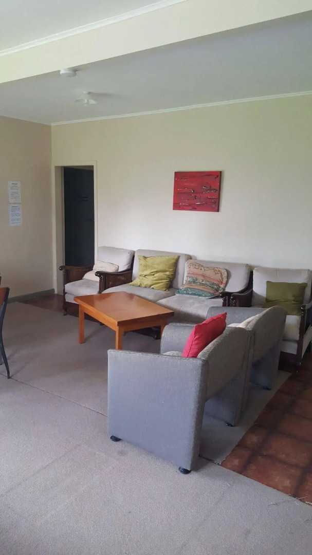 Kiwi Airport Backpackers