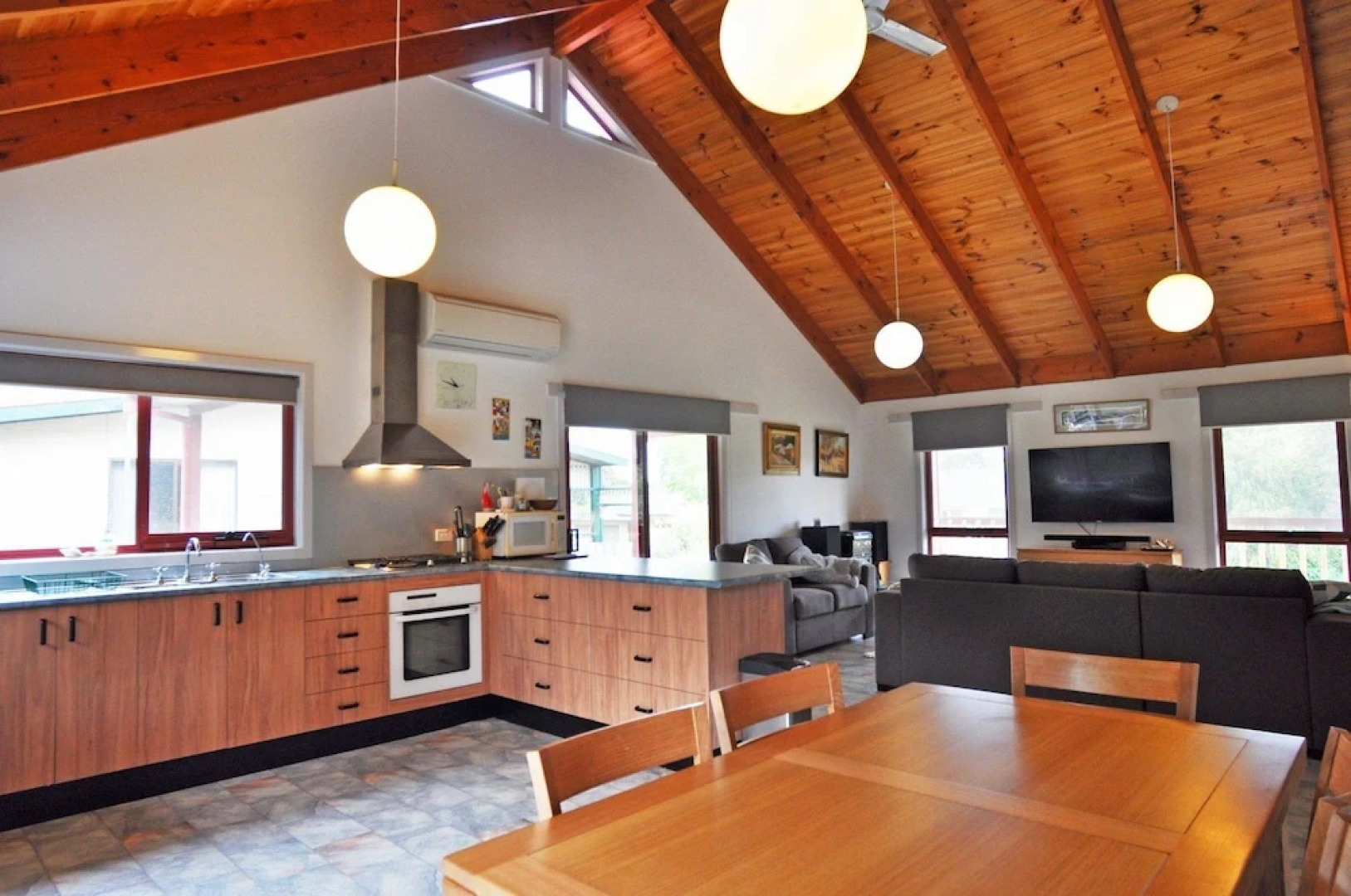 Beilby Beach Cottage - Free Wifi & Foxtel Included! Pet Friendly (Outside Only)