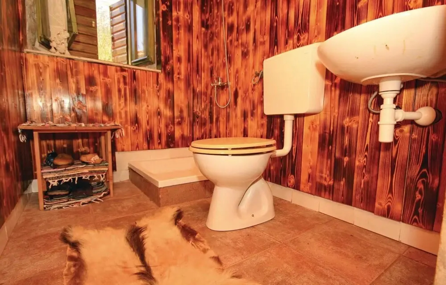 Amazing Home in Crkvice With 1 Bedrooms