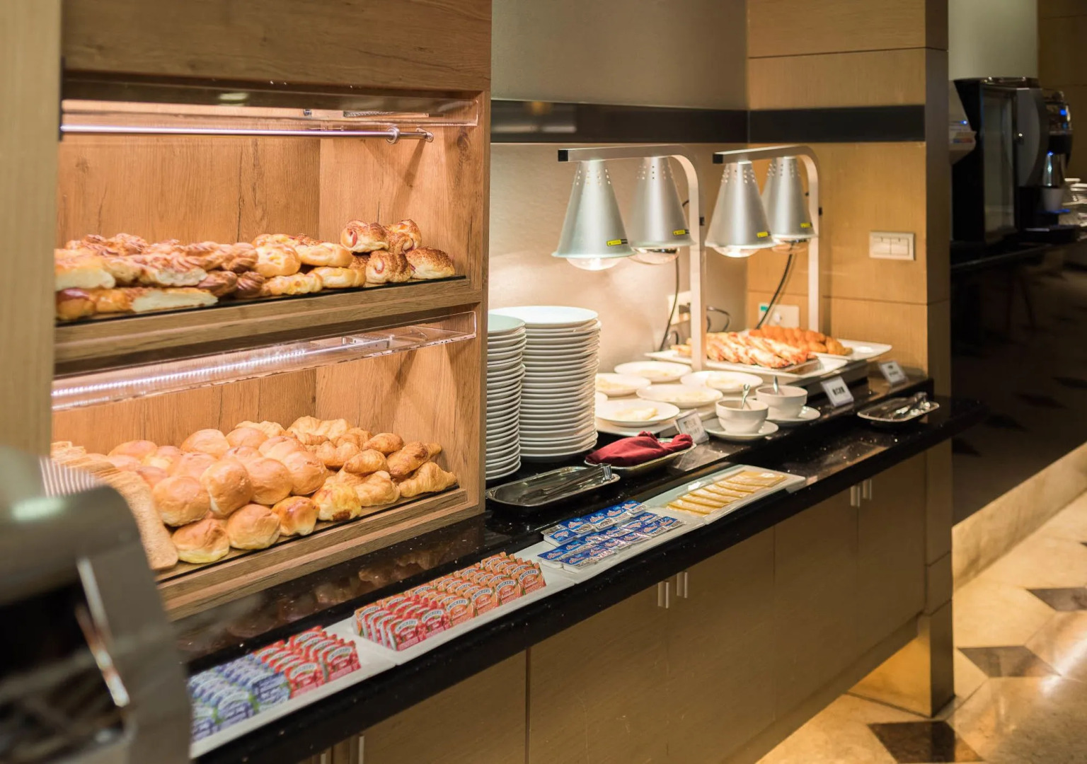 Shin Yuan Celeb Metro Hotel