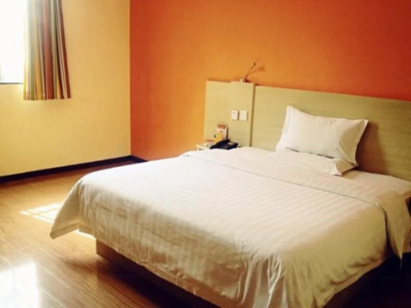 7 Days Inn Xingyi North Ruijin Road Branch