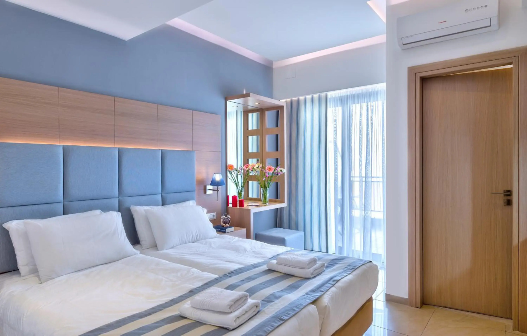 Leonidas Hotel & Apartments