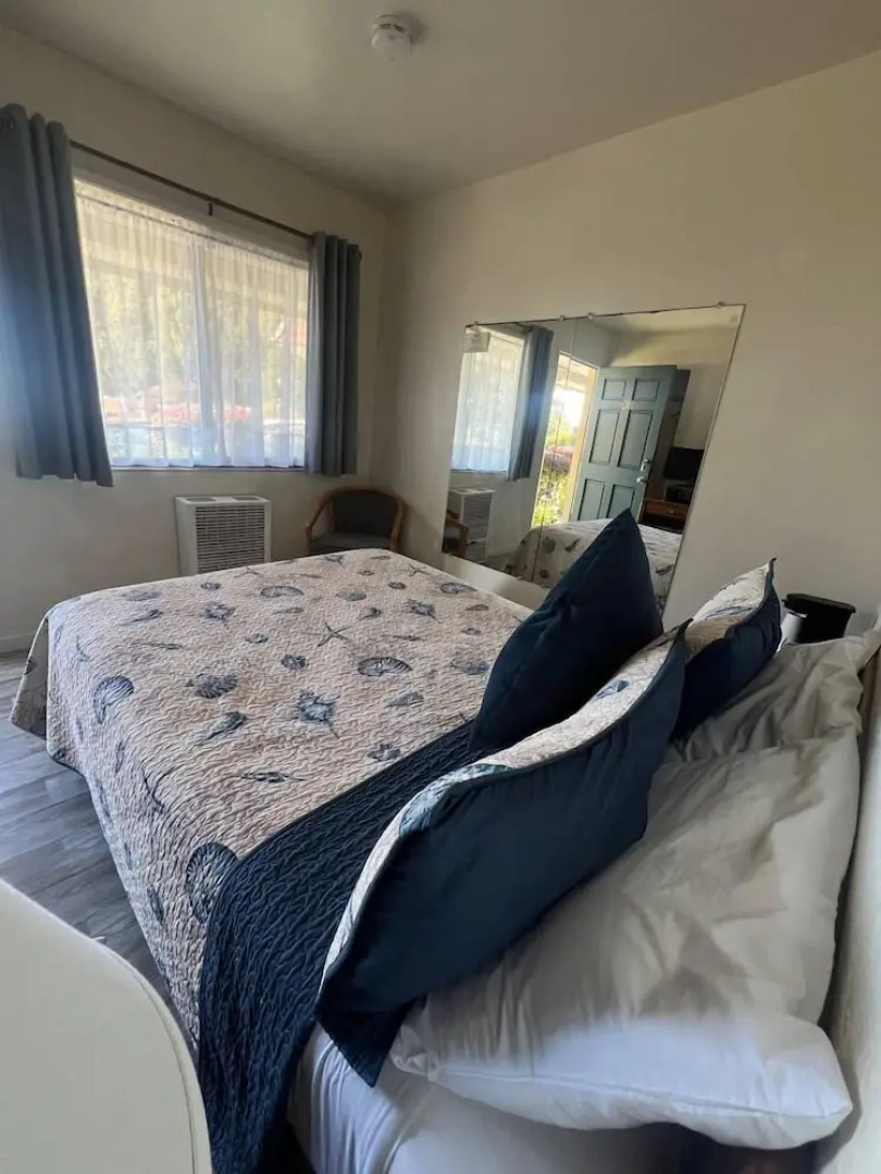 Ocean Cove Lodge Bar & Grill