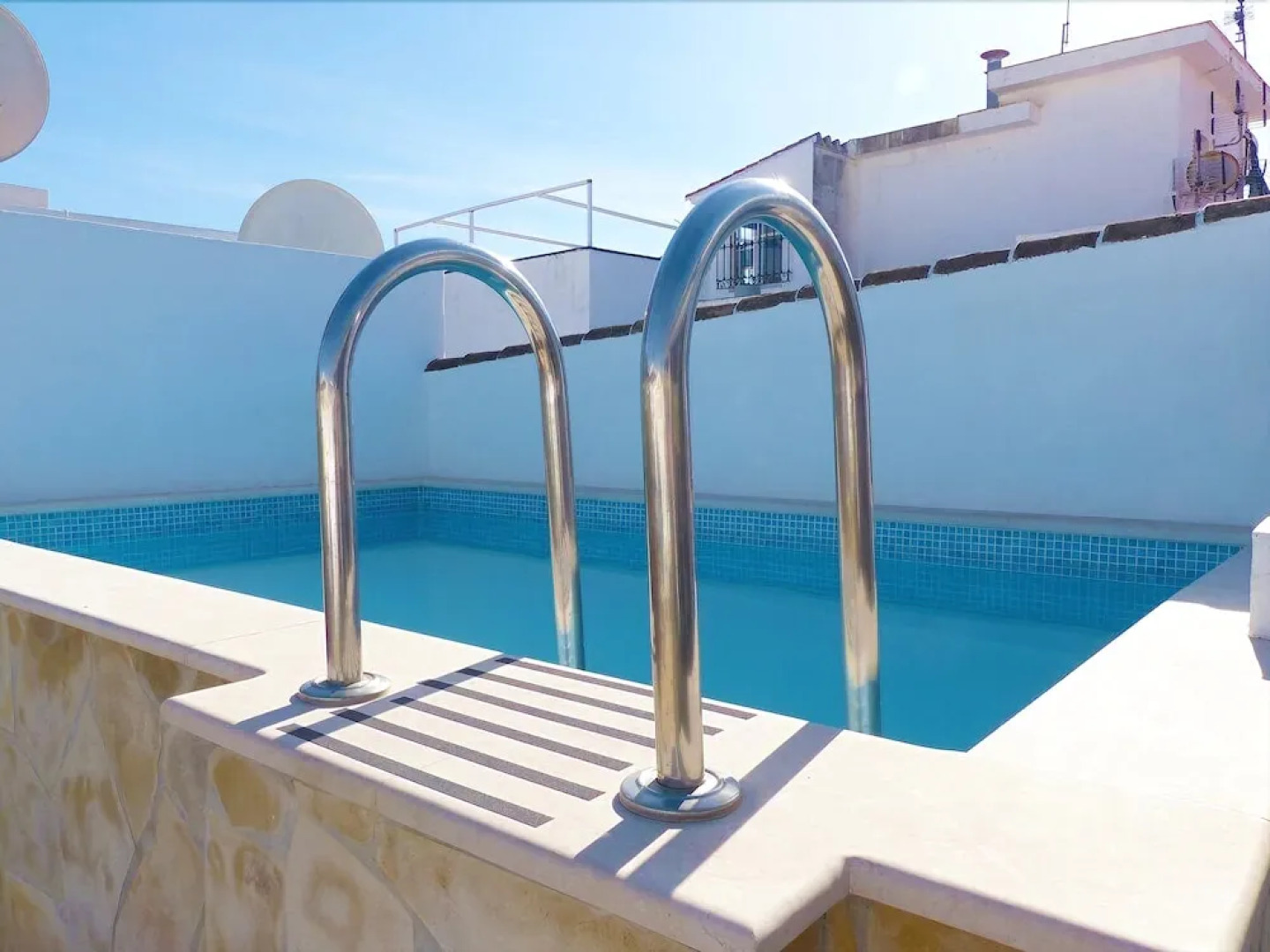 Private Rooftop Pool and Terrace Apartment Ref 87