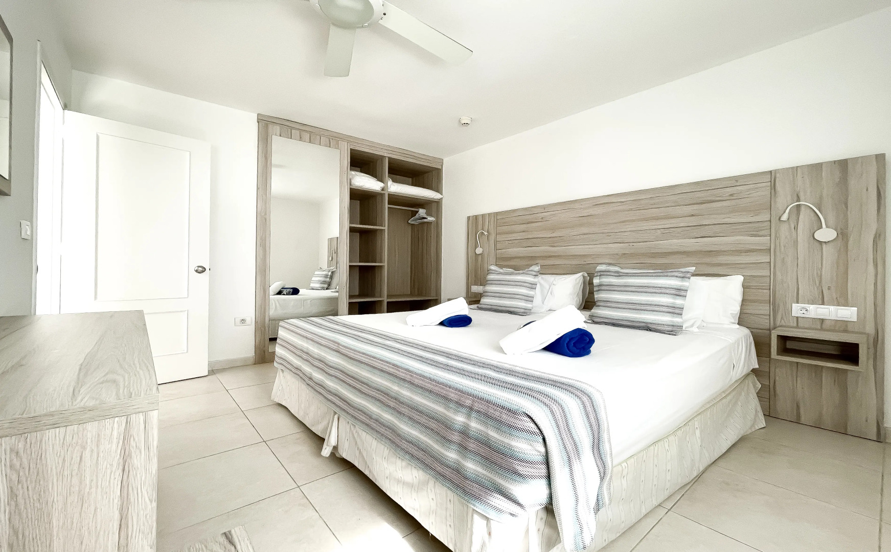 Aparthotel Playa del Sol - Adults Only