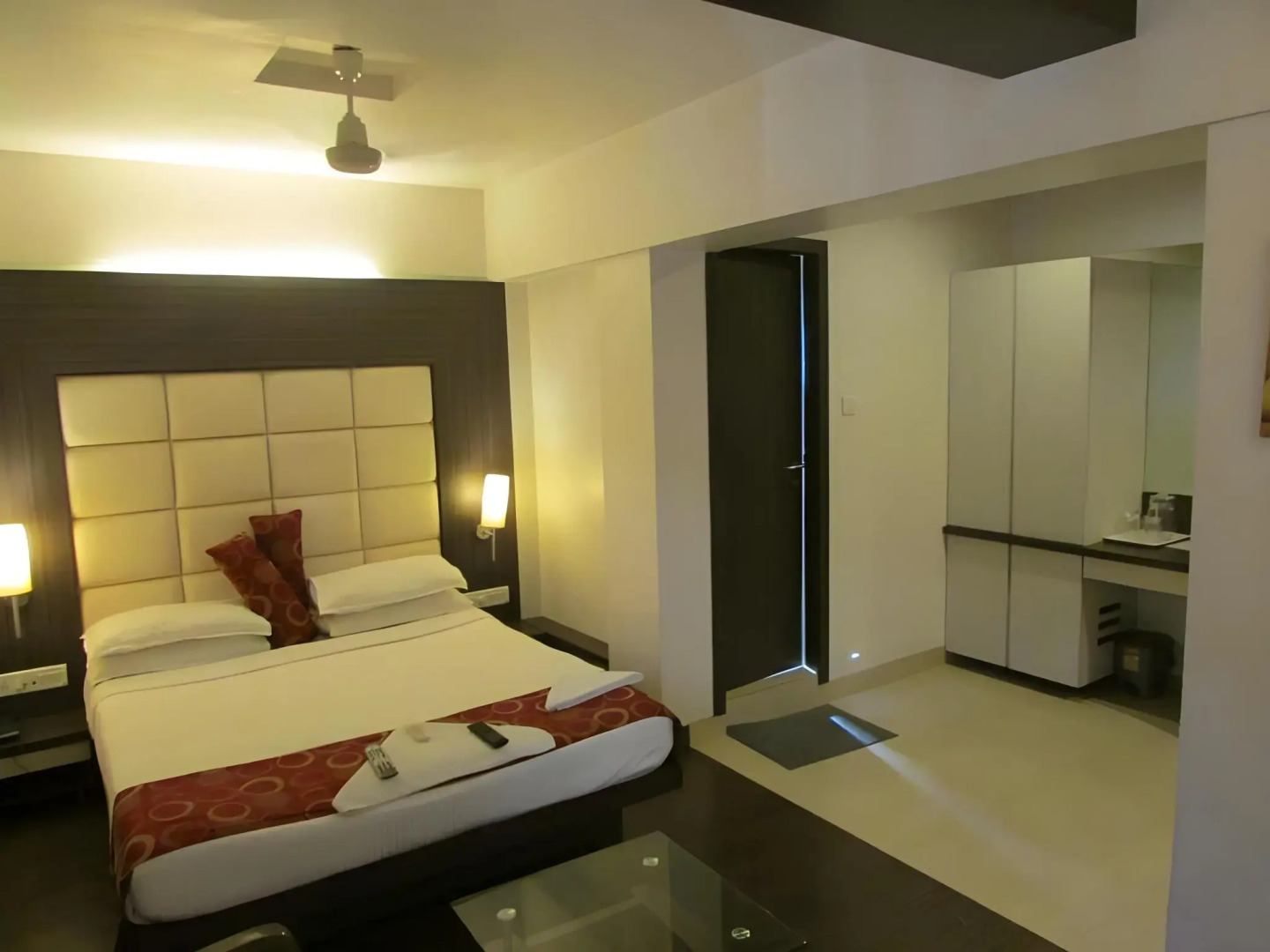Capital O 74167 Hotel Mourya Residency