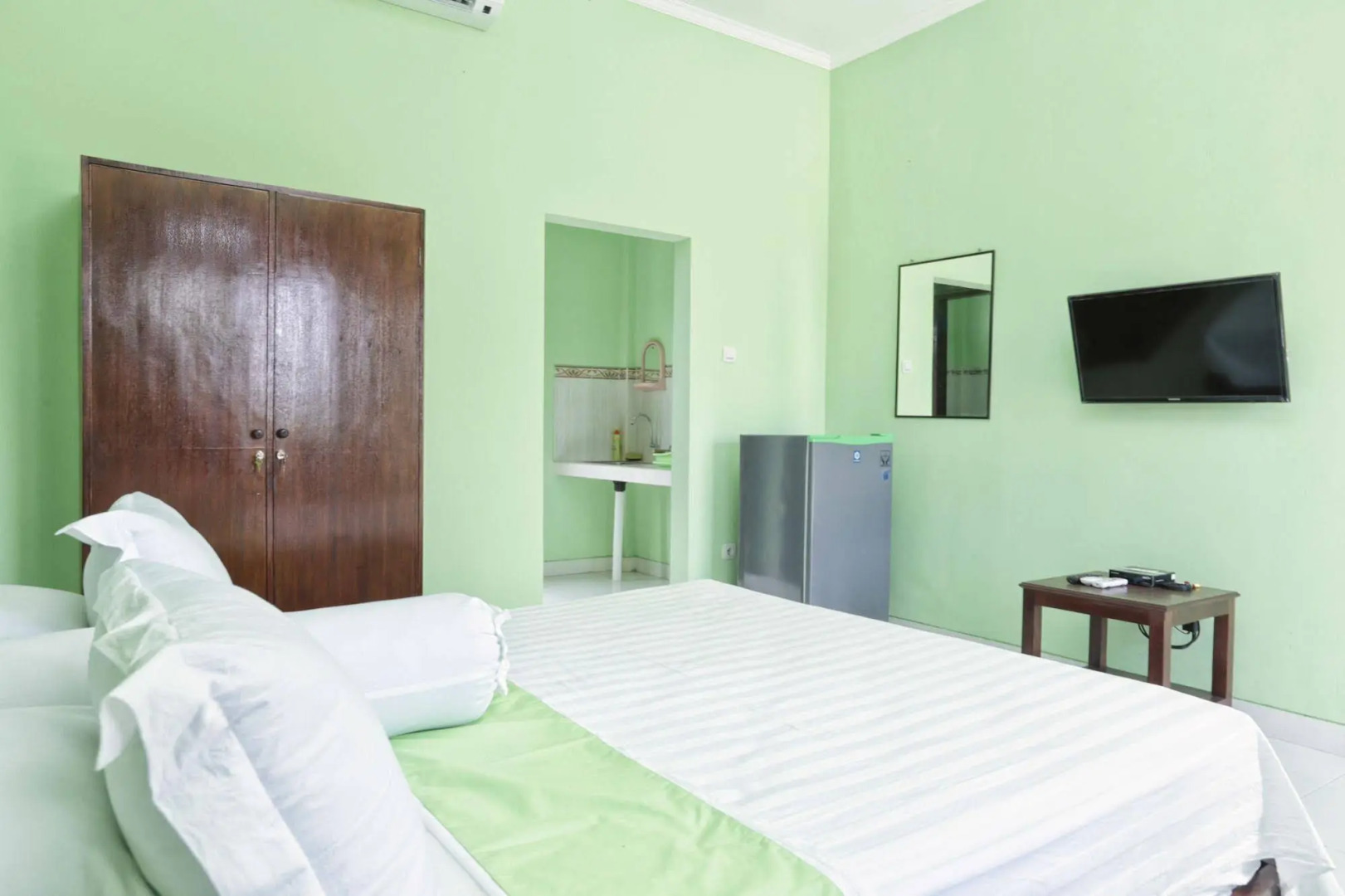 RedDoorz @ Kerobokan Canggu