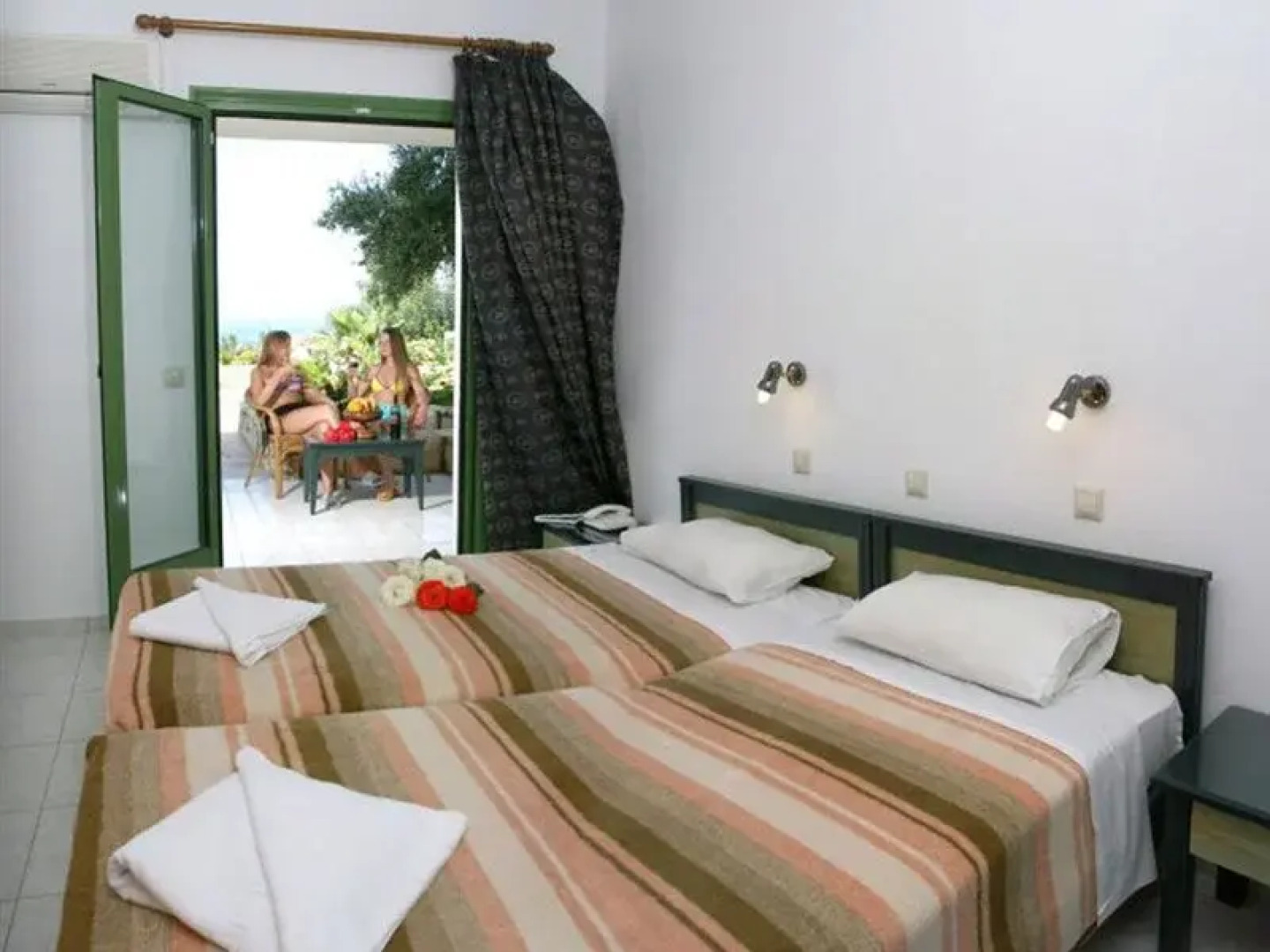 Silvia Apartments Hotel