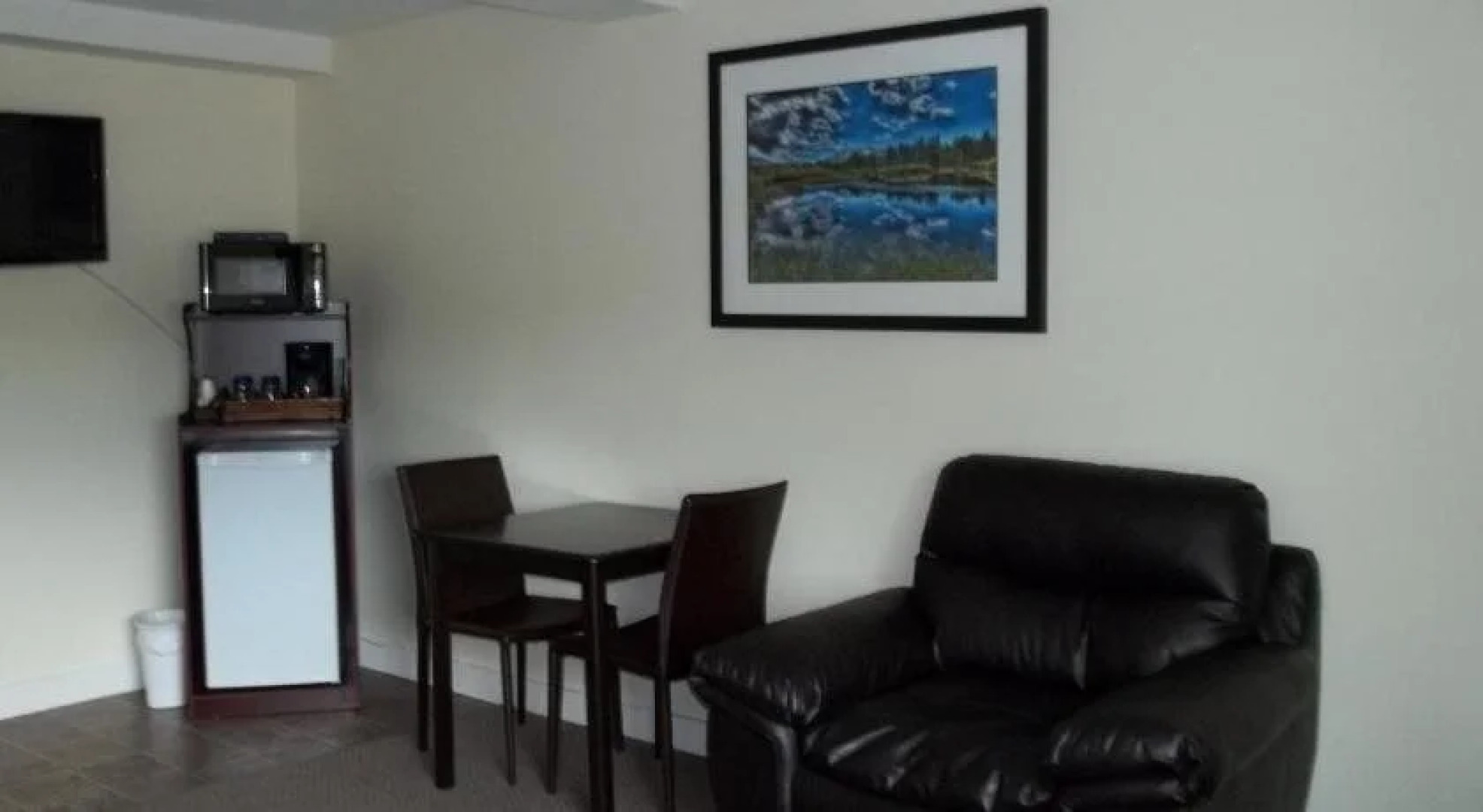 The Bayshore Waterfront Inn