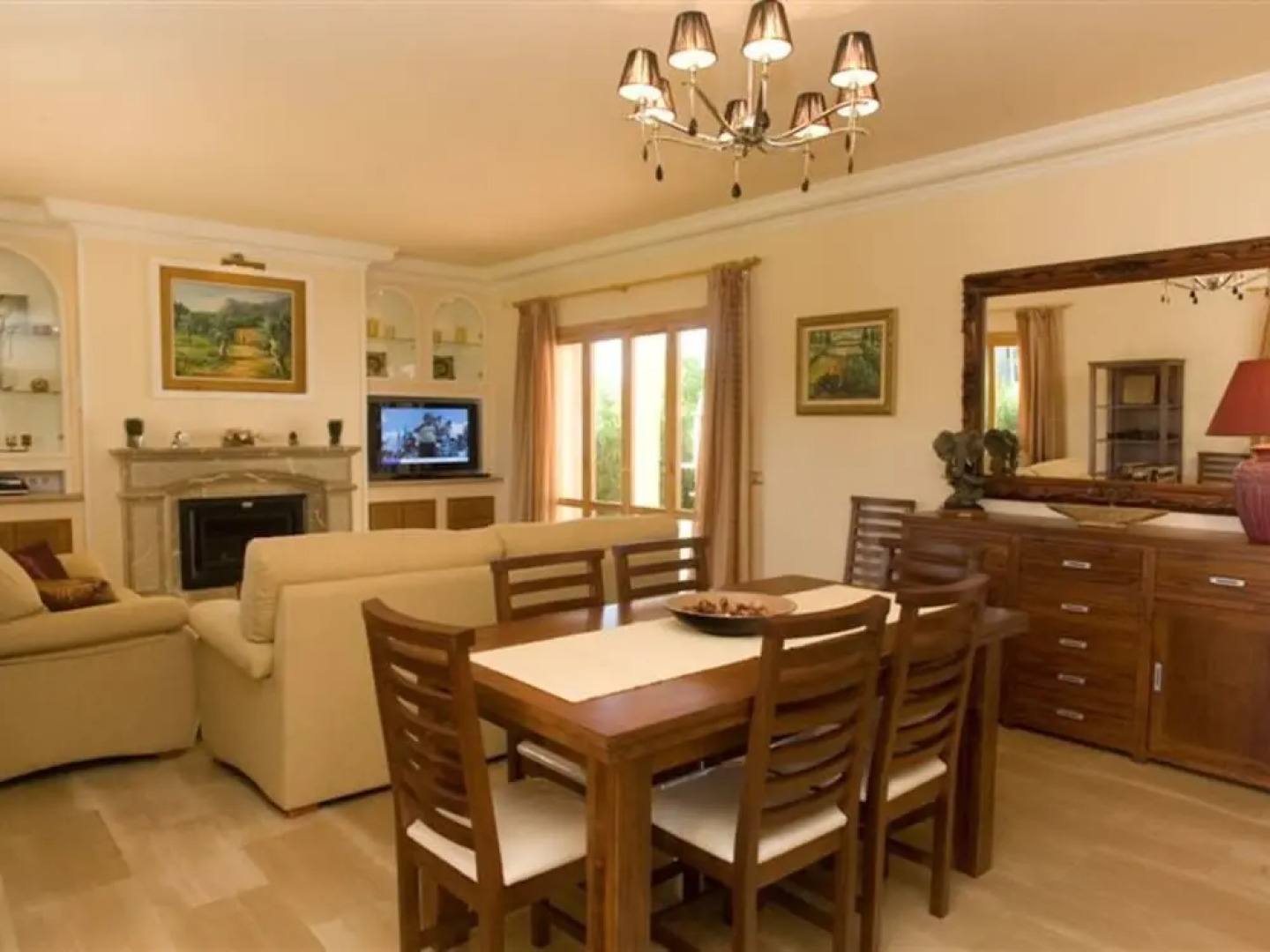 Quaint Villa with Jacuzzi in Sa Pobla