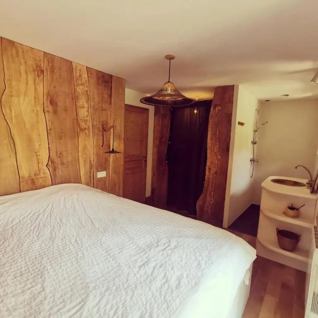 Maison bois au coeur de la nature. 2ha de terrain. Etangs