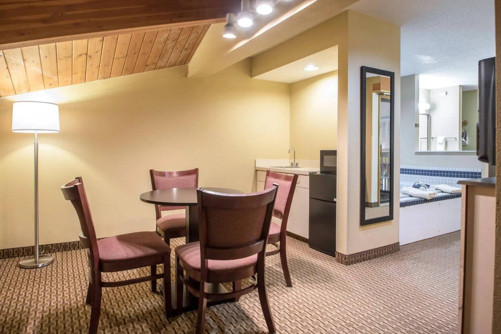 Quality Inn & Suites Sun Prairie Madison East