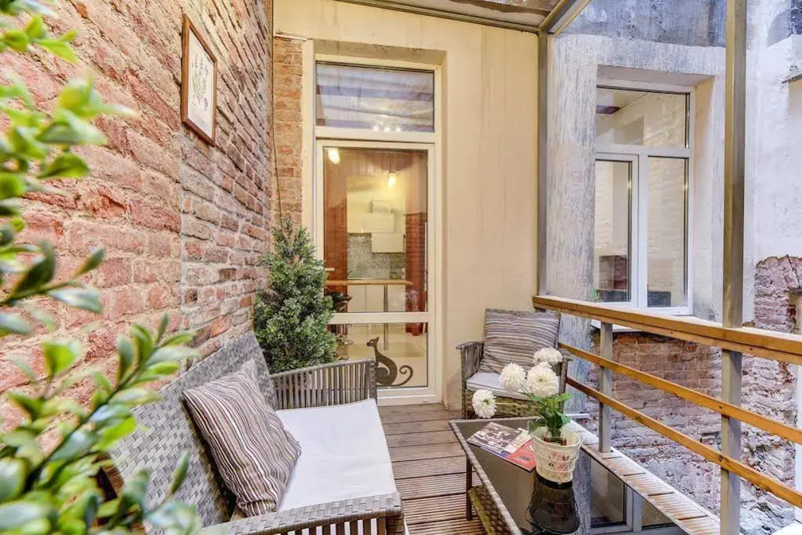 Avrora apartments Malaya Morskaya 16