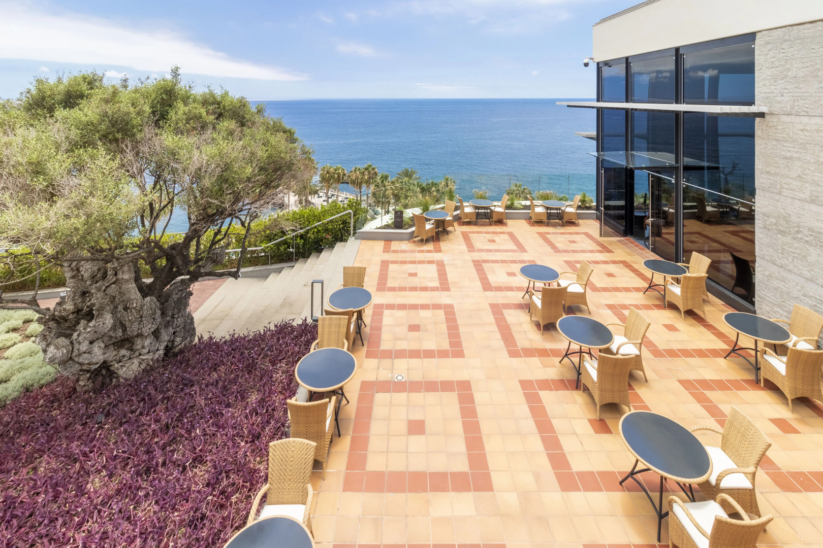 Отель Royal Savoy