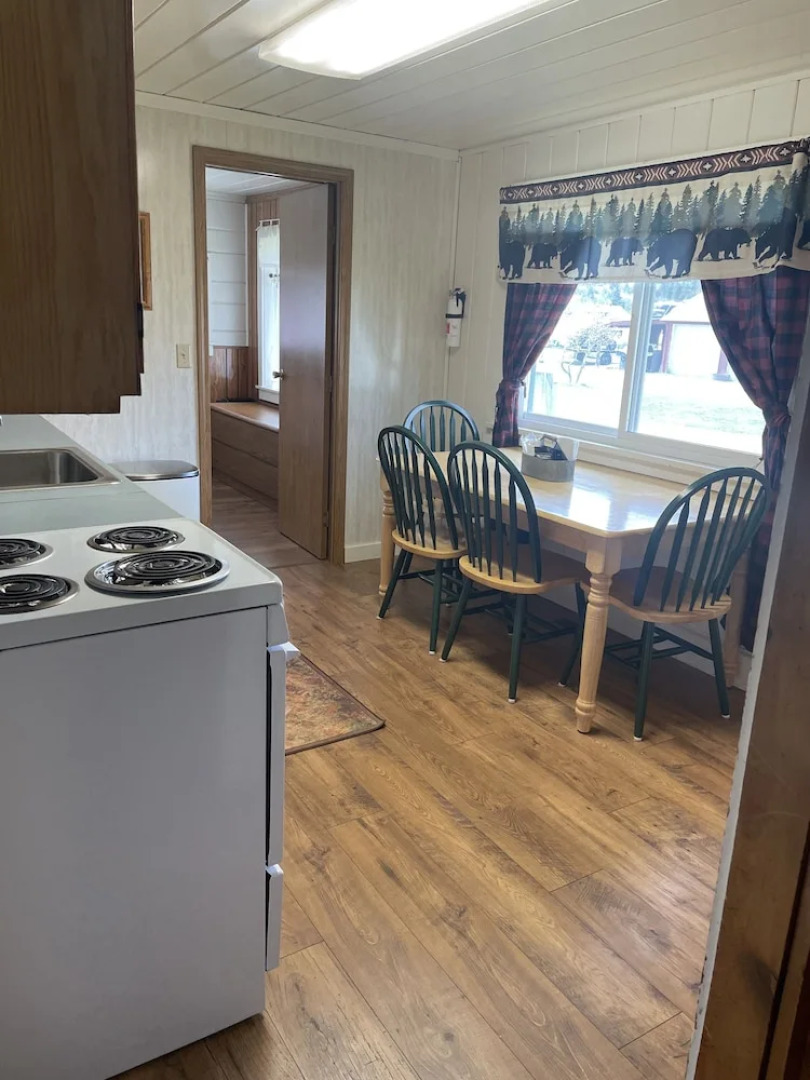 Travellers Rest Cabins and RV Park