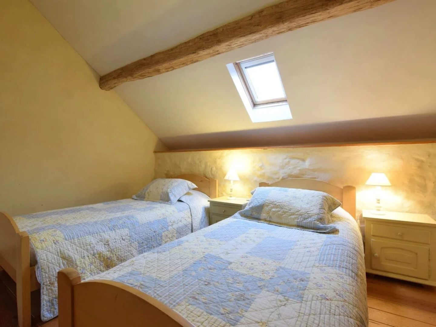 Castle Wing Situated in the Heart of a Quiet