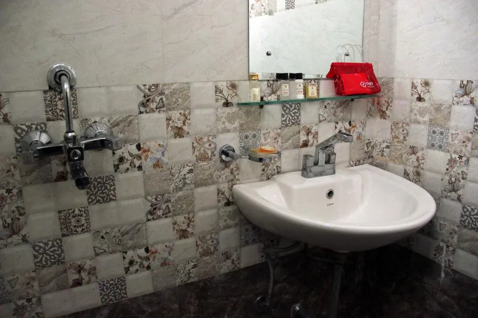 OYO 13178 Hotel SK International