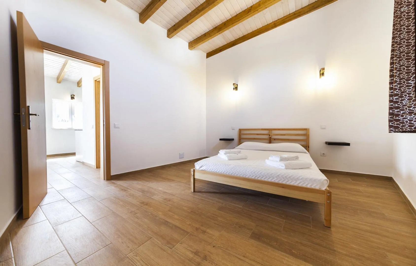 I 4 - 2 Bed Apartment in St. Johns Countryside Getaway