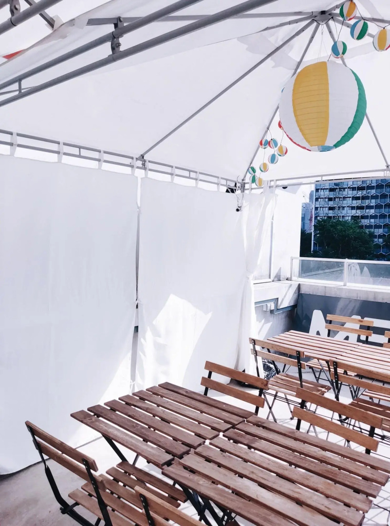 Met A Space Pod @ Arab Street