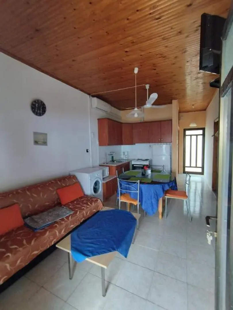 Takis Haikos House with two apartments two minutes walk to the beach Peroulia