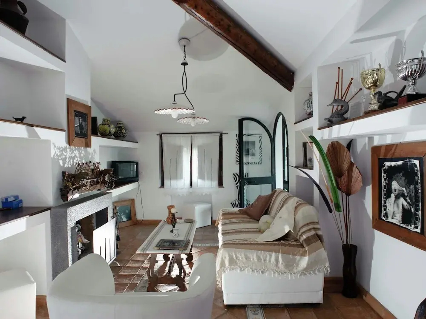 Beautiful Apartment in Beautiful Hamlet Attractive Decor and Communal Pool