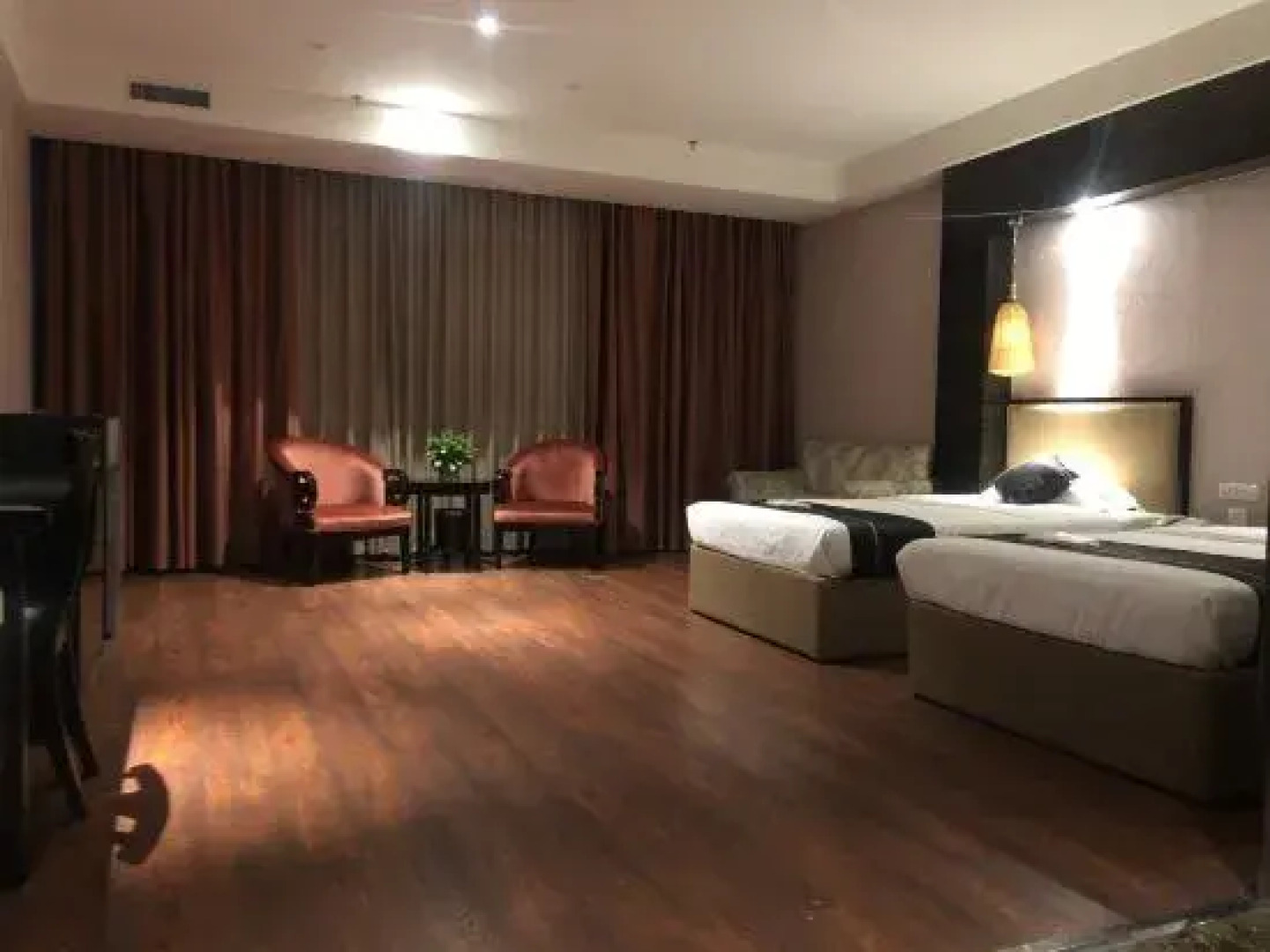 Roman Garden Business Center