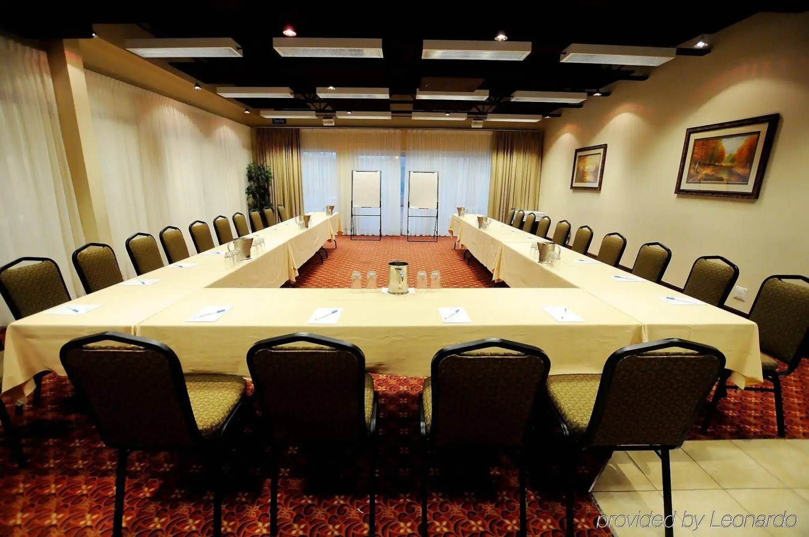 Hôtel & Suites Le Dauphin Drummondville