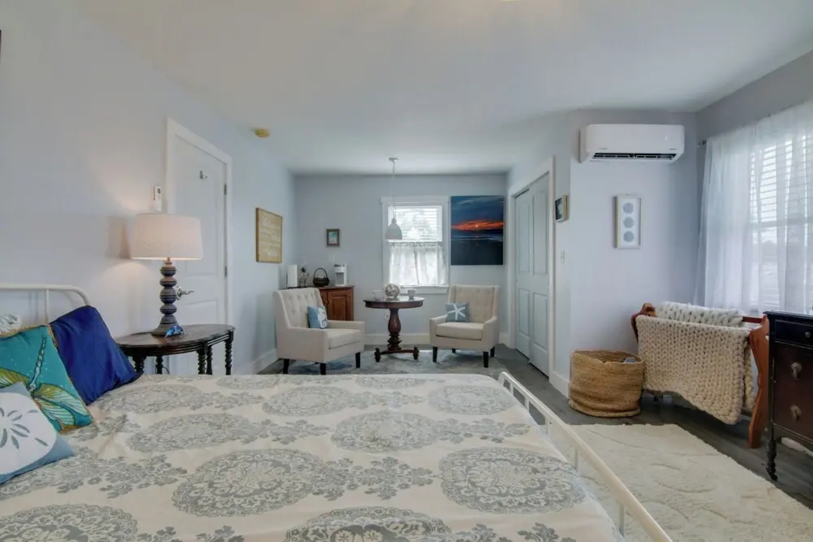 Bayfront Chincoteague Getaway w/ Fire Pit!