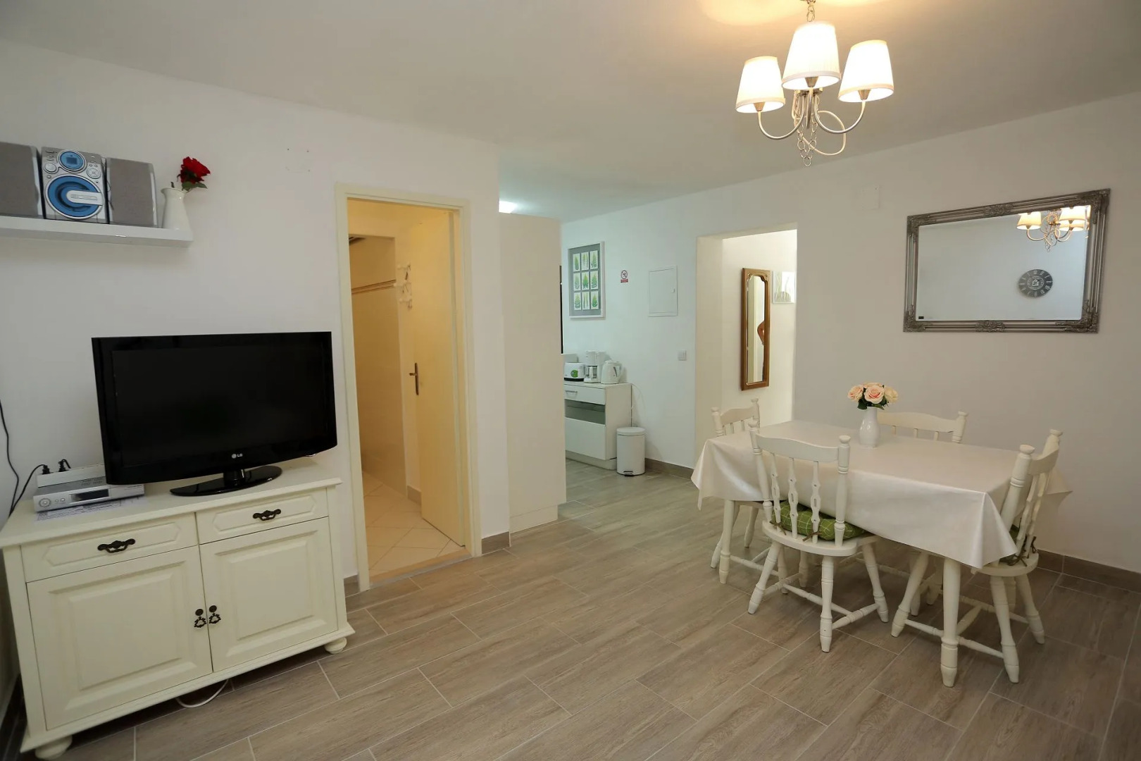 Apartment Ali - modern apartments: A2 Supetar, Island Brac