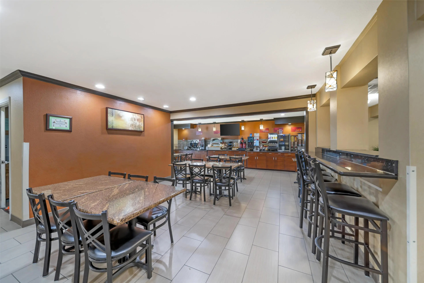 Best Western Plus Twin View Inn & Suites