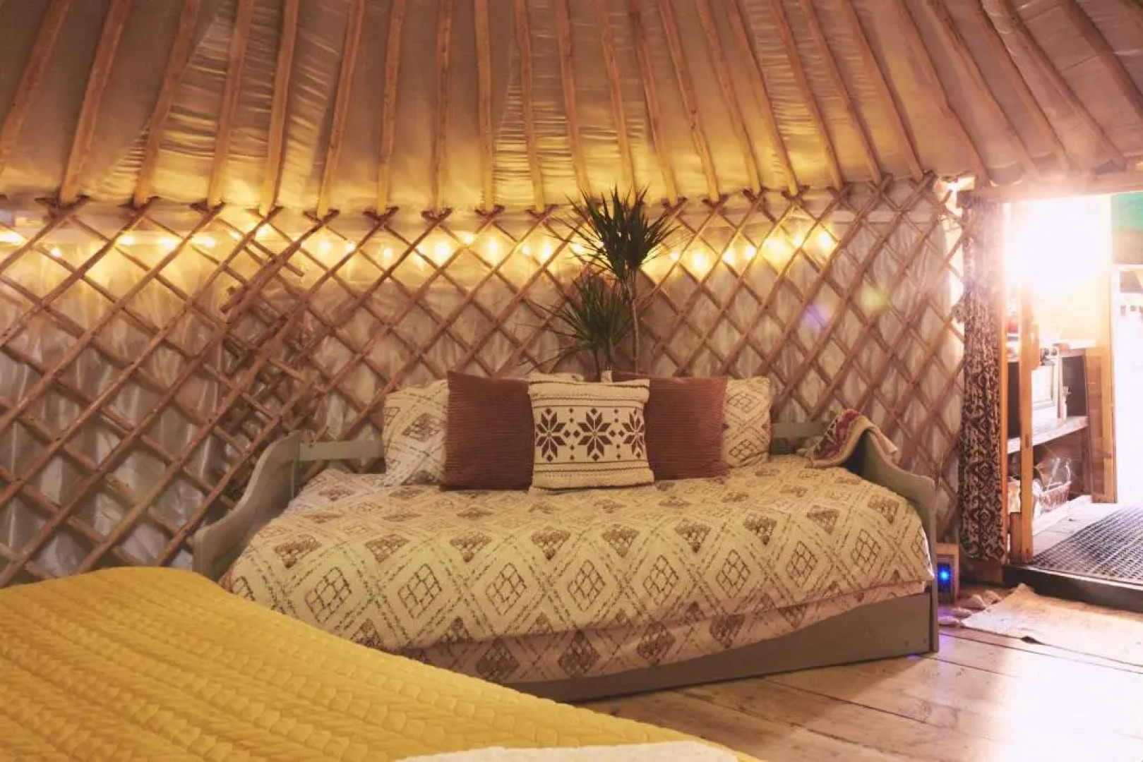 Mushroom Yurt set in 4 Acres of Woodland and Lakes