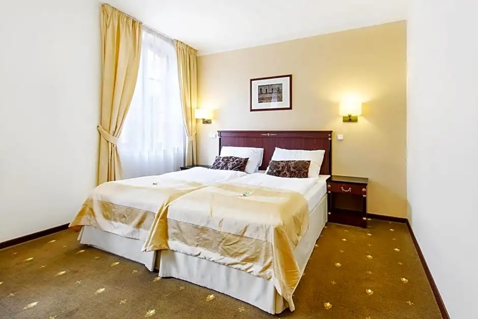 Hotel & Apartments U Černého orla