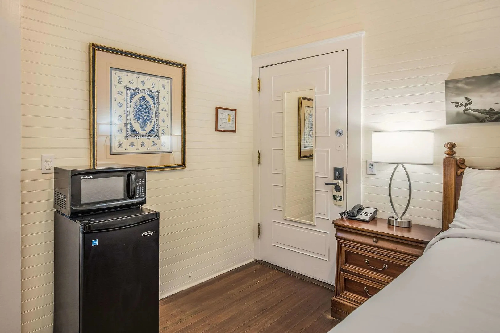 Coombs Inn & Suites