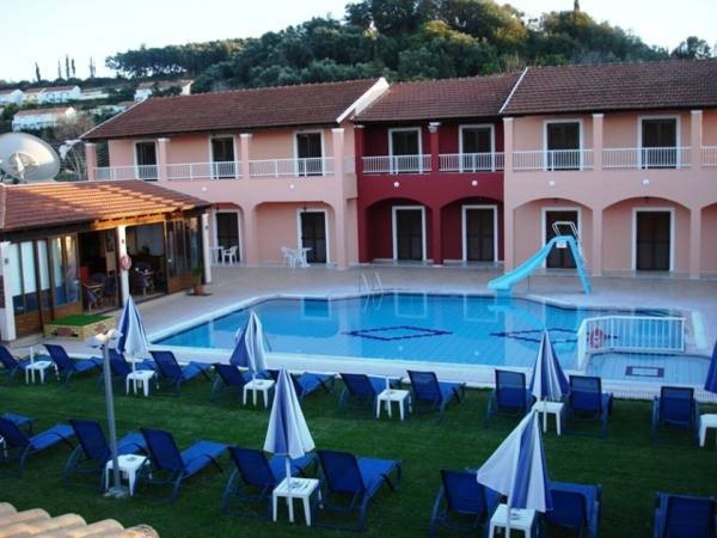 Koursaros Apartments