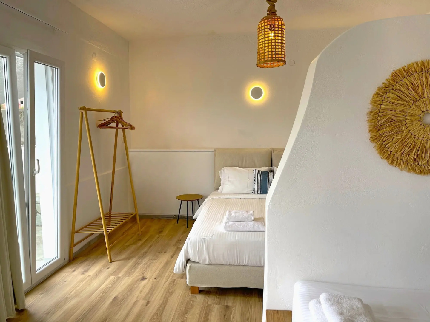 Adonis Hotel Studios & Apartments