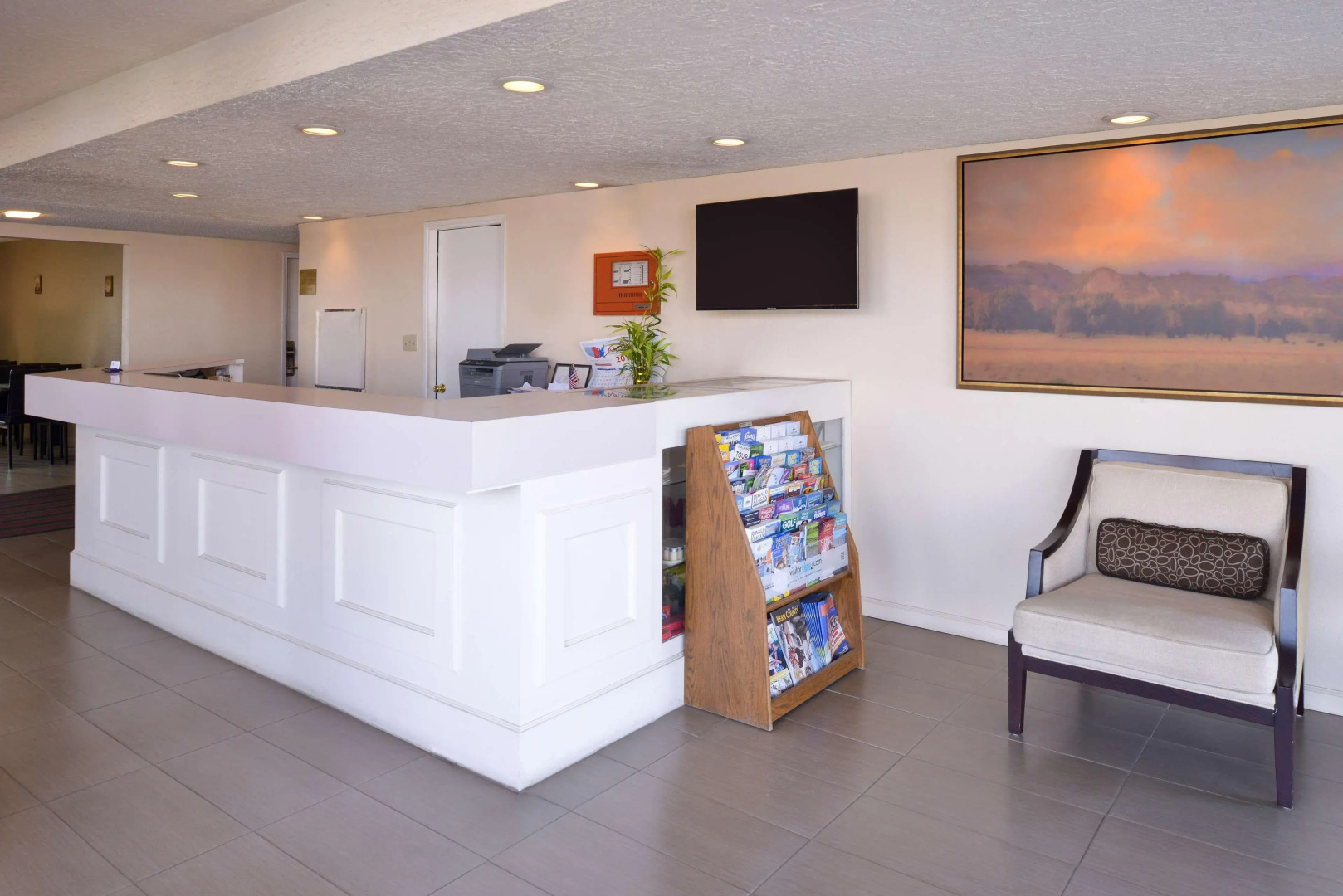 Studio 6 Suites Delano, CA