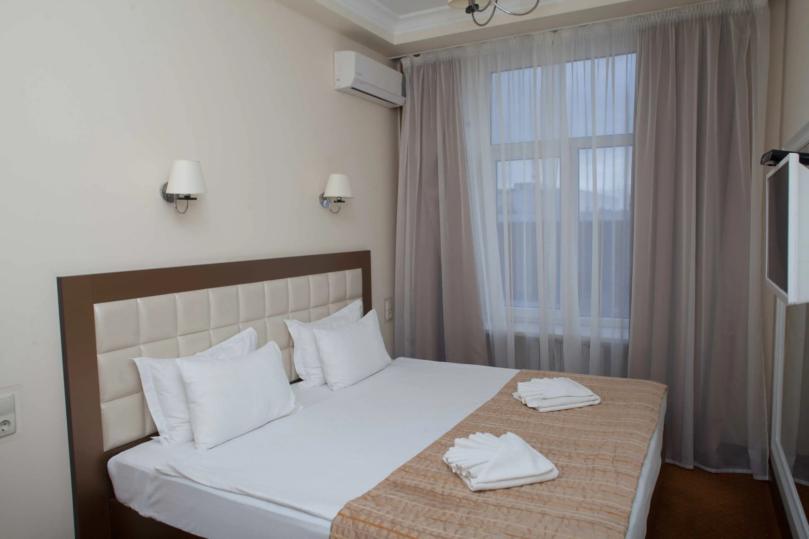 Мини-отель «Седьмое небо», ул. Евгения Коновальца