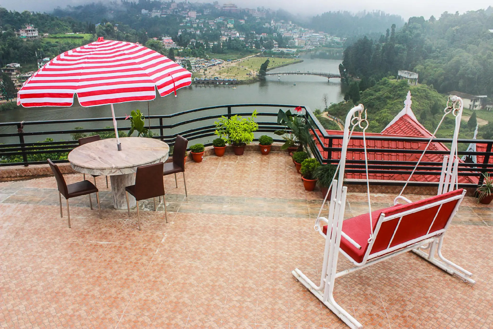 Queen's Hill Hotel & Resort