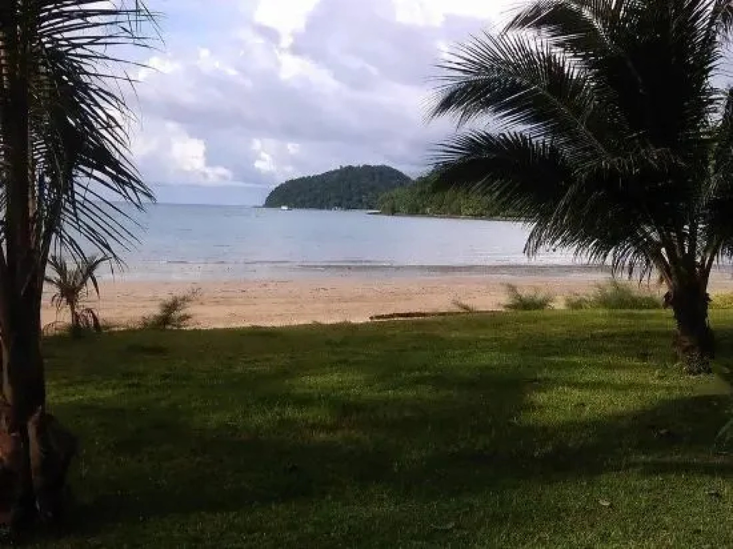 Baan Chai Lay Krua Tonhom